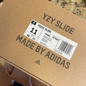 New Yeezi slides men 11